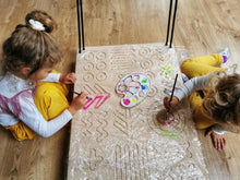 Cargar imagen en el visor de la galería, two girls painting good wood sensory platform using paints