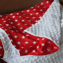 Cargar imagen en el visor de la galería, Red Stars &amp; White Minky Blanket | Sensory Owl