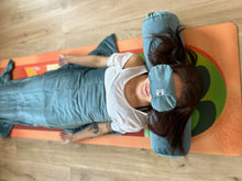 Cargar imagen en el visor de la galería, women meditating with yoga eye pillow sensory owl