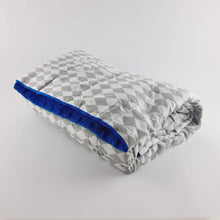 Cargar imagen en el visor de la galería, Karo Minky Weighted Blanket with cobalt minky backing